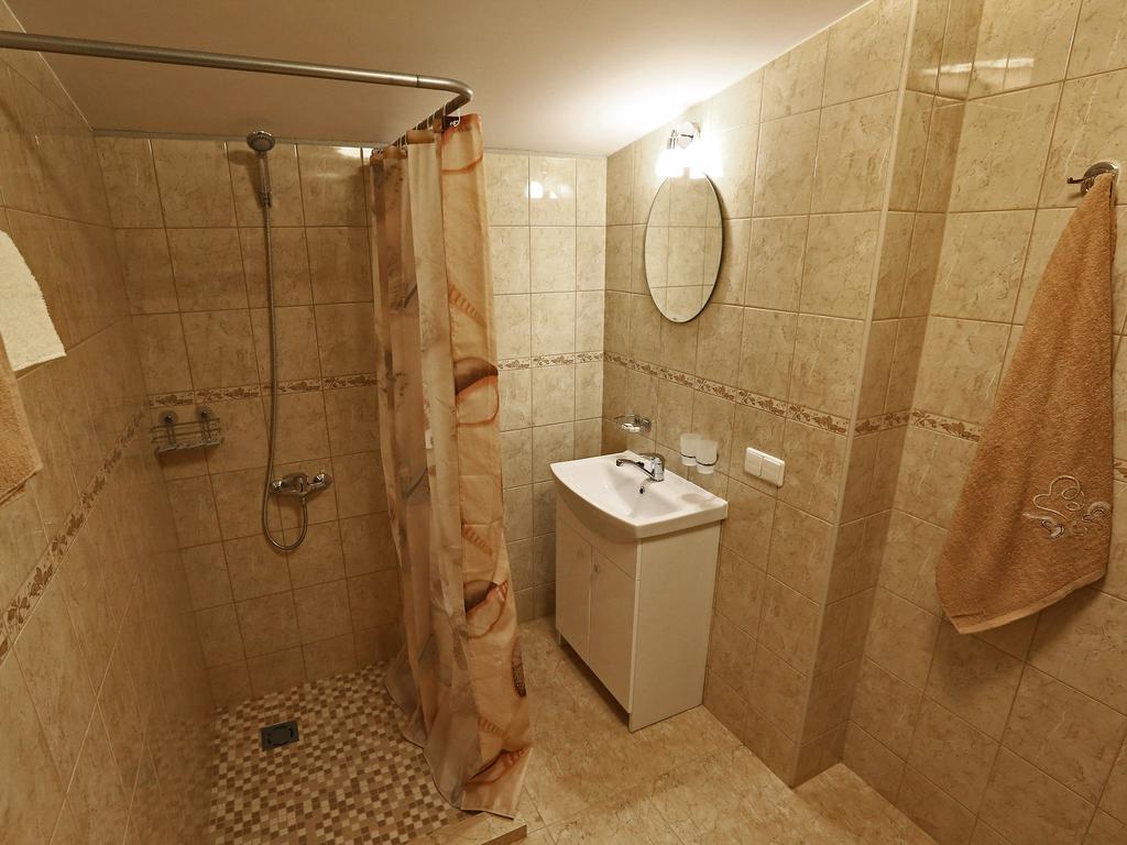 Juro Guest House Šiauliai Buitenkant foto