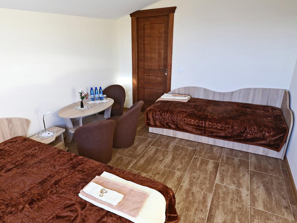 Juro Guest House Šiauliai Buitenkant foto