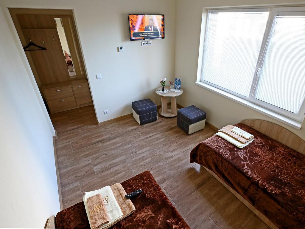 Juro Guest House Šiauliai Buitenkant foto