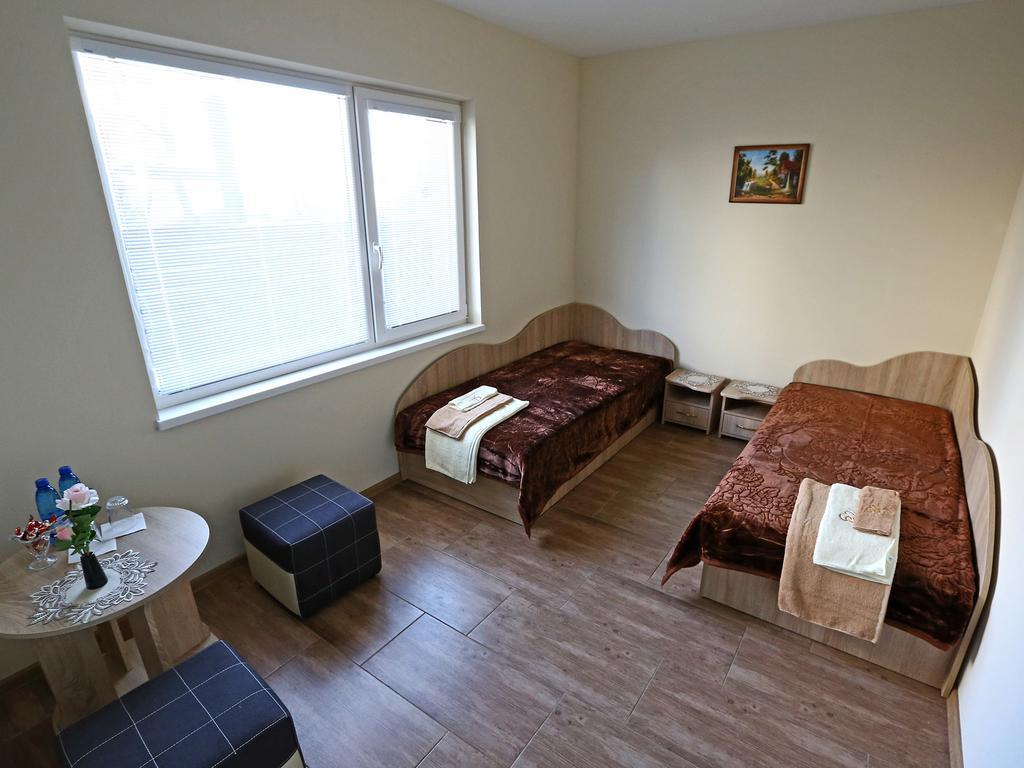 Juro Guest House Šiauliai Buitenkant foto